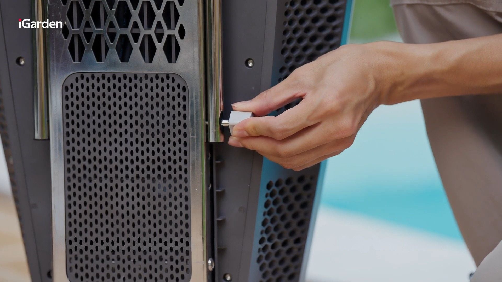 Load video: Locking Pins Setup